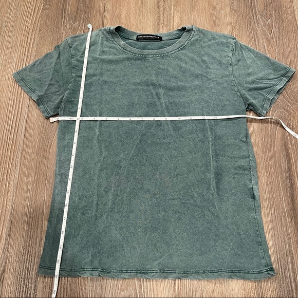 Brandy Melville Vintage Wash Green Tee - Picture 8 of 9